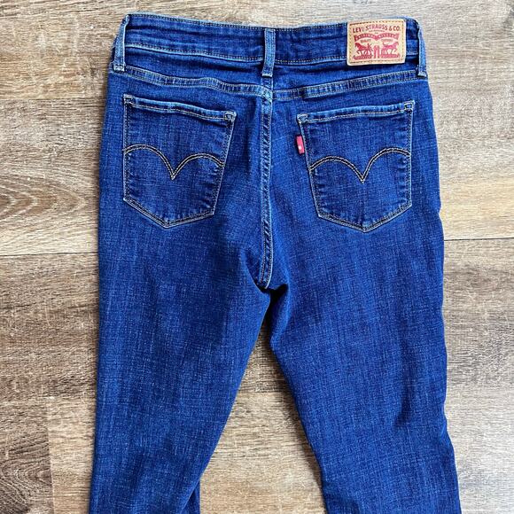 Levi's 711 Skinny Jeans Distressed Dark Wash - Picture 5 of 6